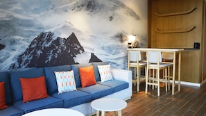Junior Suite, 3 Single Beds | Living room - Holiday Inn Express Chongli by IHG (Zhangjiakou)
