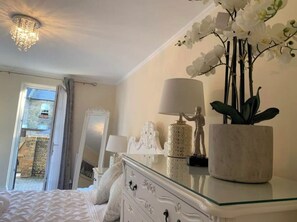 1 غرفة نوم ومكواة/لوح كي وسرير سفر وواي فاي