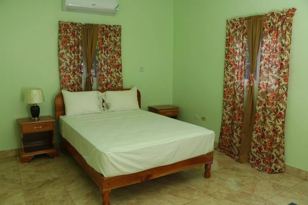 Cottage | 2 bedrooms, iron/ironing board, free WiFi, bed sheets