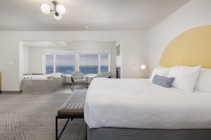 Signature Room, 1 King Bed, Jetted Tub, Ocean View - Surfland Hotel (Lincoln City)