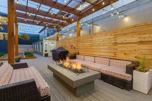 Courtyard - Surfland Hotel (Lincoln City)