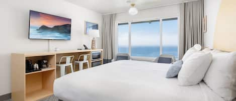 Studio, 1 King Bed, Ocean View | Premium bedding, desk, laptop workspace, blackout drapes