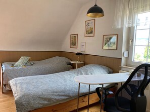 1 slaapkamer, een bureau, gratis wifi, beddengoed