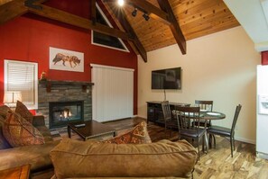 Una televisión, una chimenea