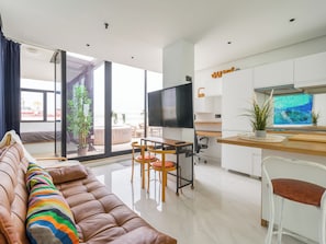 Smart TV, offices