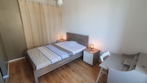 2 chambres, bureau, fer et planche à repasser, Wi-Fi gratuit