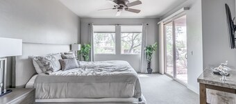 Desert gem near Zion with pool/hot tub access, fast WiFi & AC