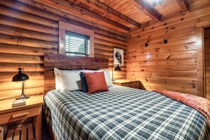 2 makuuhuonetta, silitysrauta/-lauta, ilmainen Wi-Fi, vuodevaatteet