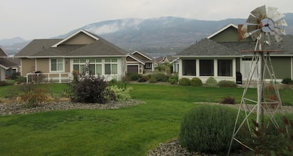 Lakeside Getaway