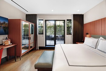 Premium bedding, down comforters, Tempur-Pedic beds, minibar at The Moore, a Member of Design Hotels