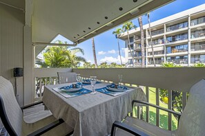 Outdoor dining - *25% Off-Steps to Beach-AC in Every Room-Remodeled (Kihei)