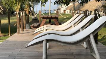 2 outdoor pools, sun loungers