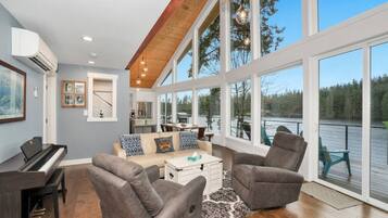 Télévision, chaîne hi-fi