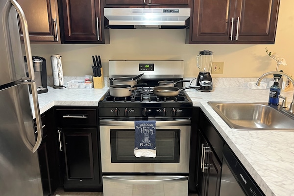 Refrigerador, microondas, horno, placa de cocina