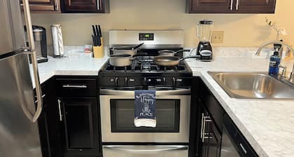 ✭ Private One Bedroom ✭ Minutes from Center City ✭ Ideal for Long Stays ✭