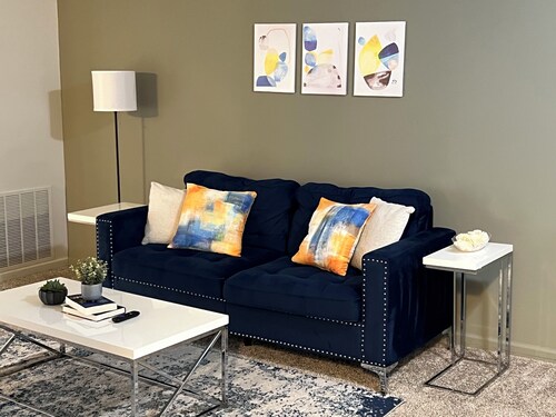 ✭ Private One Bedroom ✭ Minutes from Center City ✭ Ideal for Long Stays ✭