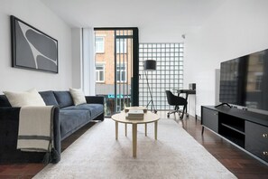 Télévision, chaîne hi-fi