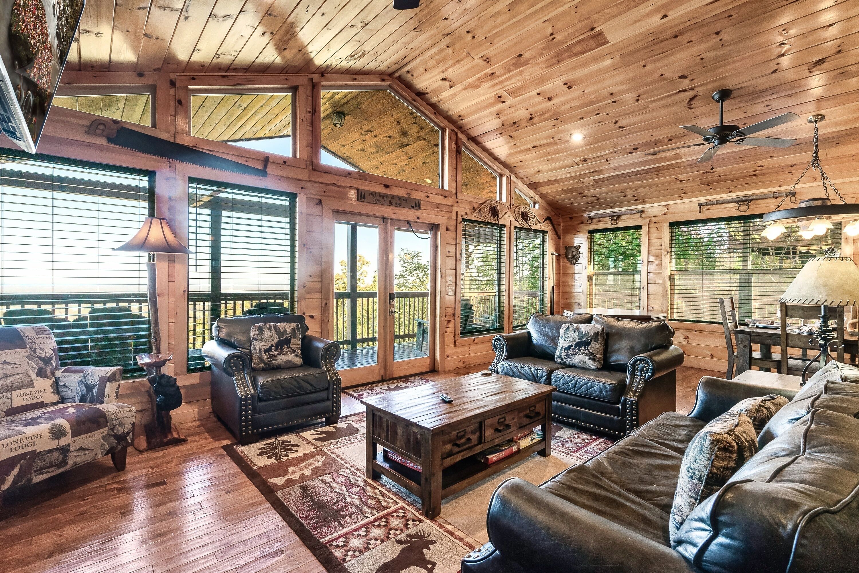 Smart-TV, Kamin, Videospiele, DVD-Player