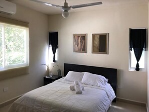 2 bedrooms, desk, iron/ironing board, free WiFi
