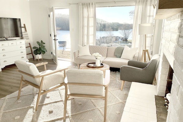 Enjoy that beautiful Claytor lake view during your stay!