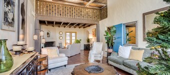 Midtown home with Pool Spa, fire pit, close to U of A, Restaurants, & Shopping