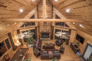 المنشأة من الداخل