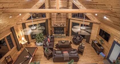 Pine Creek Lodge Luxury Cabin