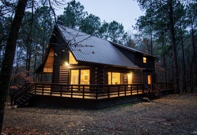 Pine Creek Lodge Luxury Cabin