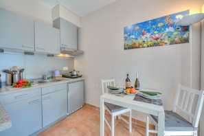 Fridge, microwave, stovetop, dishwasher - Gelsomino Apt. 5 Front Lake, Castagnola (Lugano), Switzerland (Castagnola (Lugano))
