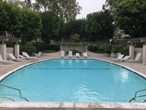 Piscine extérieure, piscine chauffée
