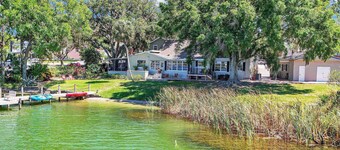 Lake Silver Retreat – Waterfront Pet Friendly Home w/ Dock, Kayaks & Legoland-Themed Room!