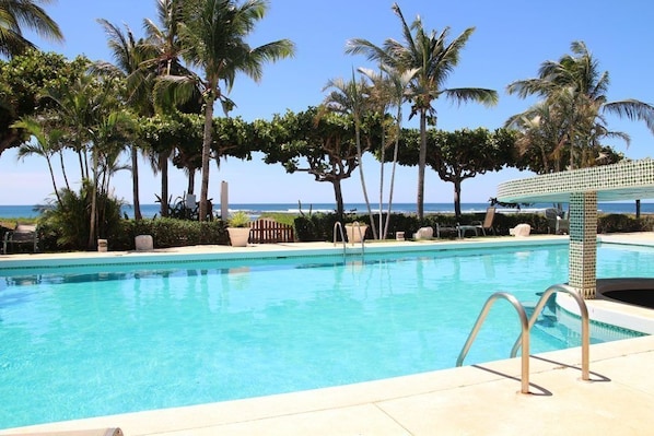 Pool - Ocean Front Ocean View Condo in Junquillal (Playa Junquillal)