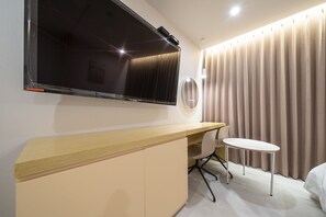 Twin Room | Television - Nomad Anook hotel Gumi branch (Gumi)