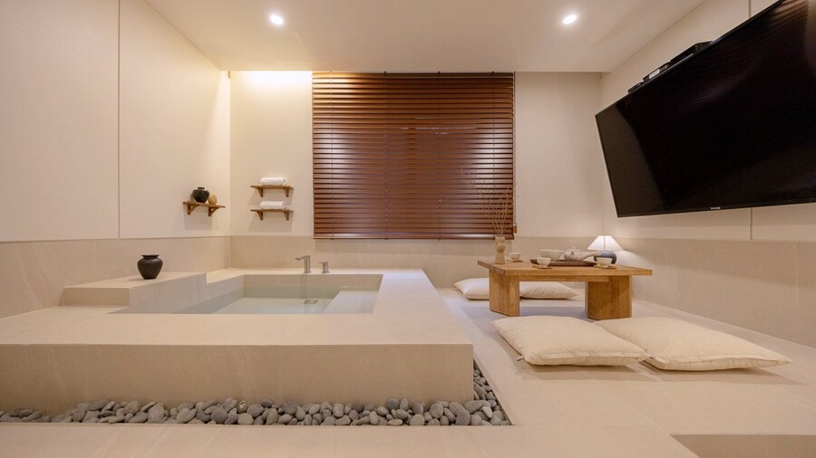 Nomad Anook hotel Gumi branch