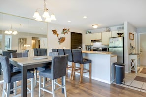 Dining - Unwind Poolside! Lakefront Osage Beach Condo (Osage Beach)