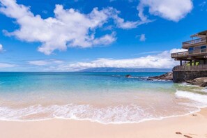 靠近海滩