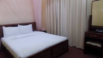 1 chambre, bureau, Wi-Fi, draps fournis