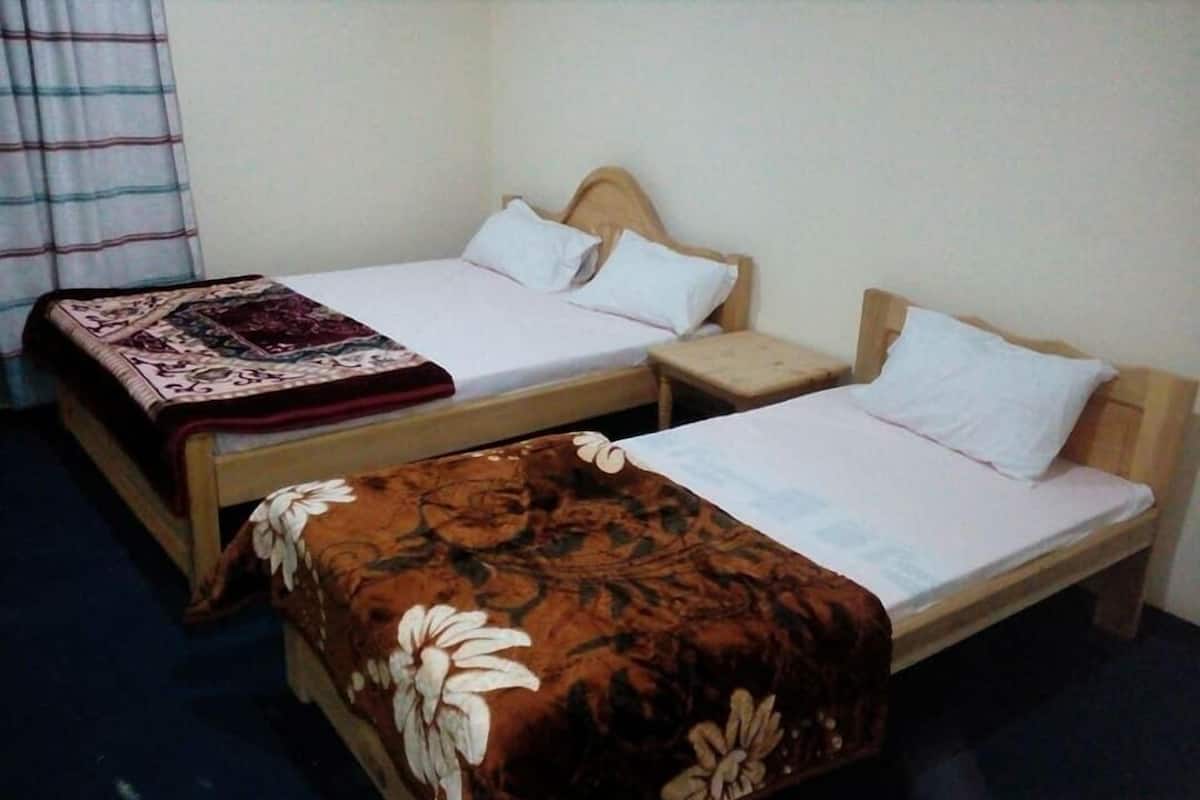 Standard Triple Room | Free WiFi, bed sheets