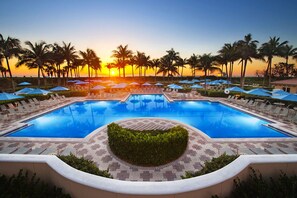 A heated pool - Marriott Ocean Pointe - Spacious 2BR - Full Kitchen - Beach Resort! (Palm Beach Shores)