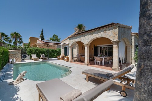 Villa 'Casa Mayor Strand Es Trenc 5 Min' with Private Pool, Wi-Fi and Air Conditioning