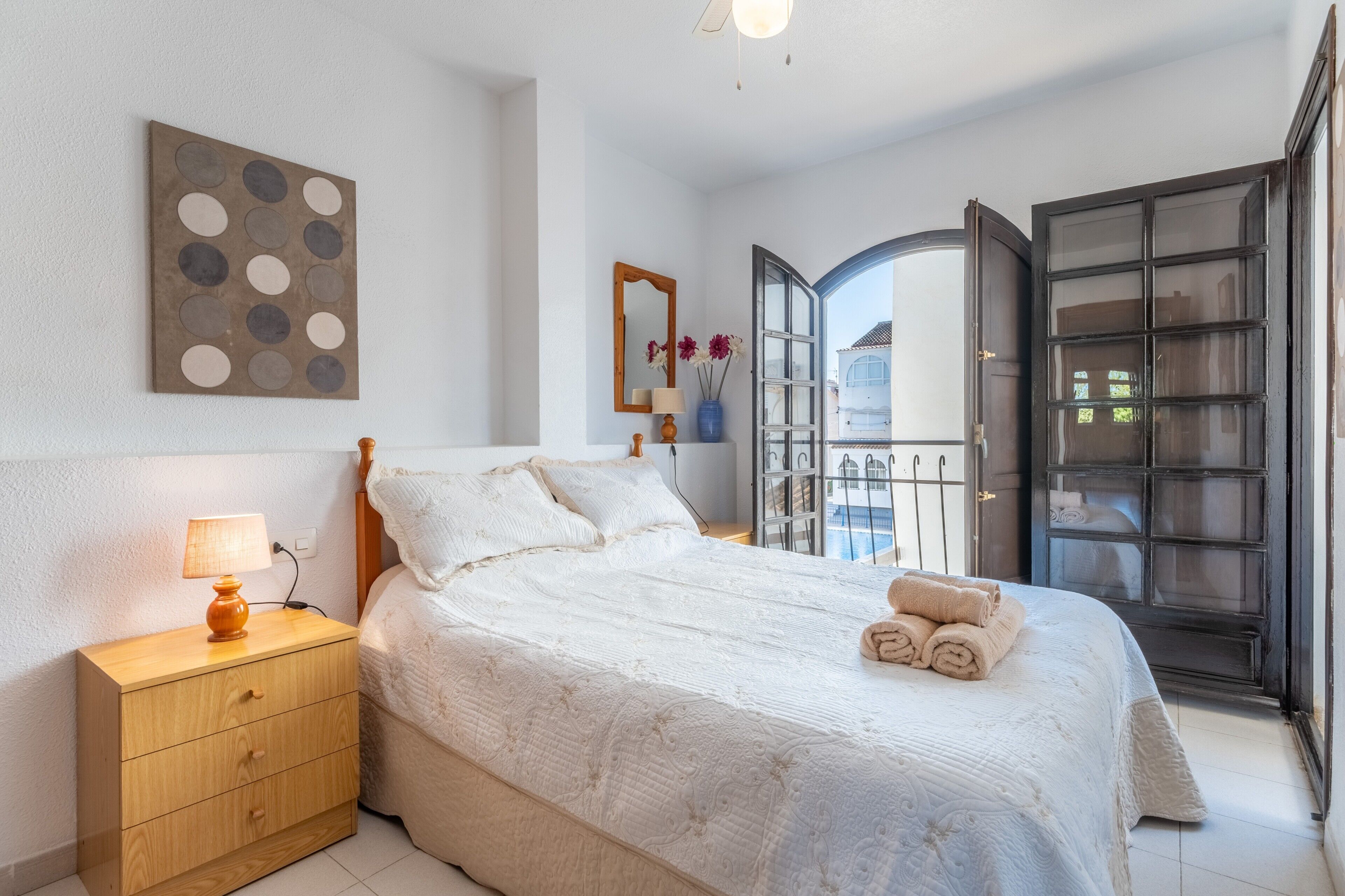 2 habitaciones, tabla de planchar con plancha y wifi gratis 