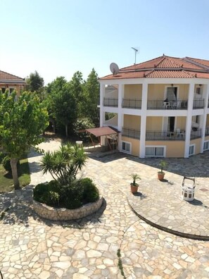 Exterior - Village Inn Studios & Family Apartments (Zakynthos)