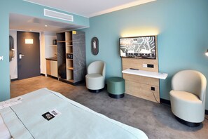 Habitación Premium, 1 cama de matrimonio, cocina básica | Caja fuerte, escritorio, sistema de insonorización y cunas gratuitas