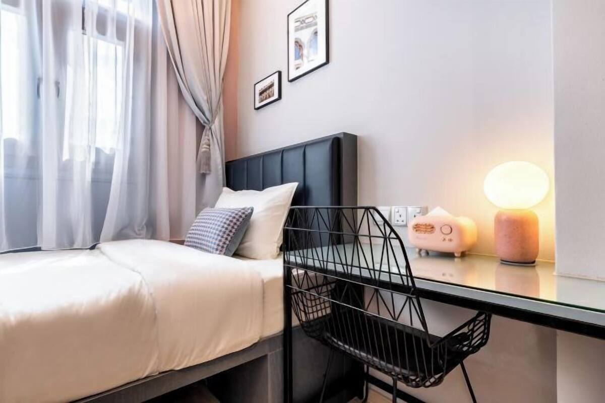 1 bedroom, in-room safe, desk, laptop workspace