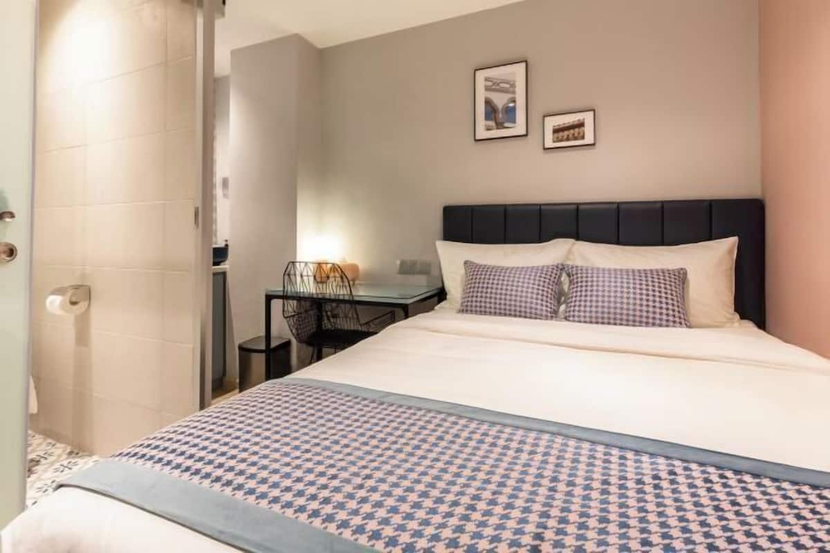 1 bedroom, in-room safe, desk, laptop workspace