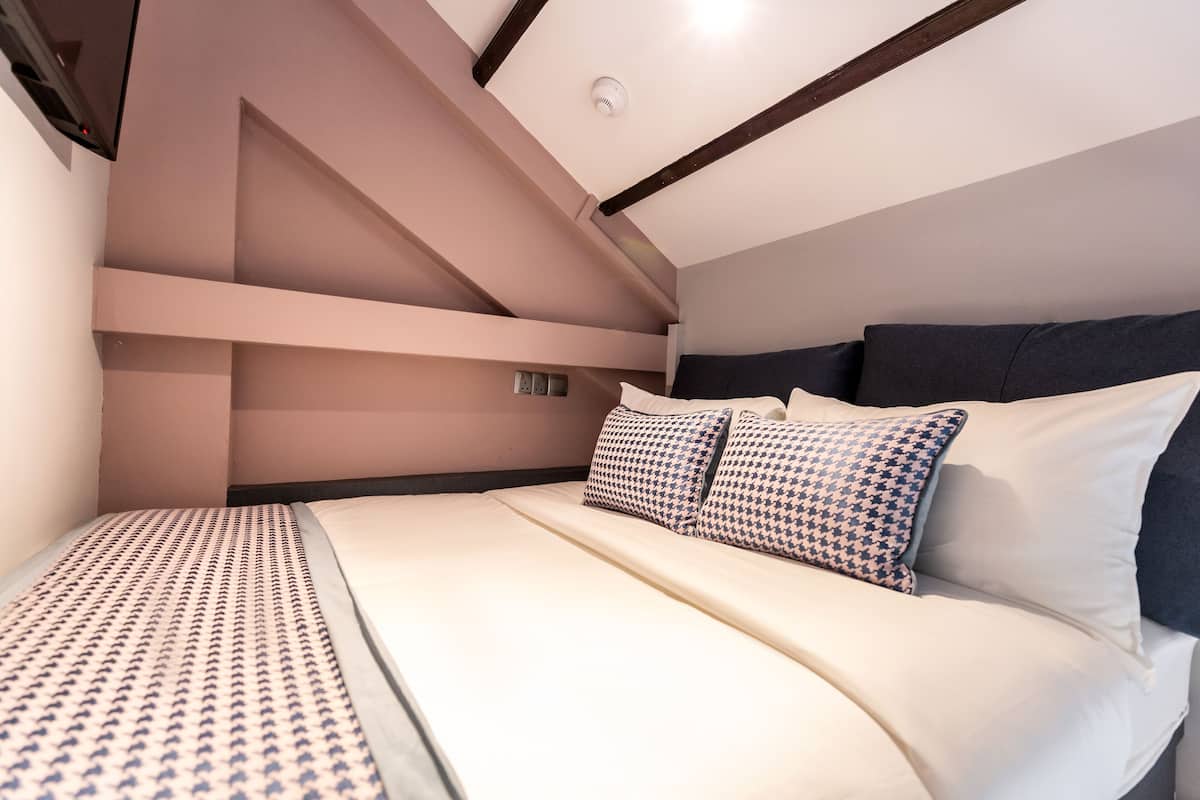 Loft, Balcony | In-room safe, desk, laptop workspace, blackout curtains