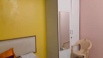 1 bedroom, desk, iron/ironing board, free WiFi