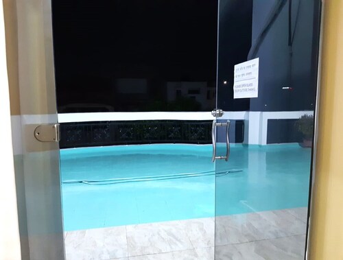 Fully Furnished 1BHK Deluxe Suite SA2 - room, lobby, kitchen, bathroom