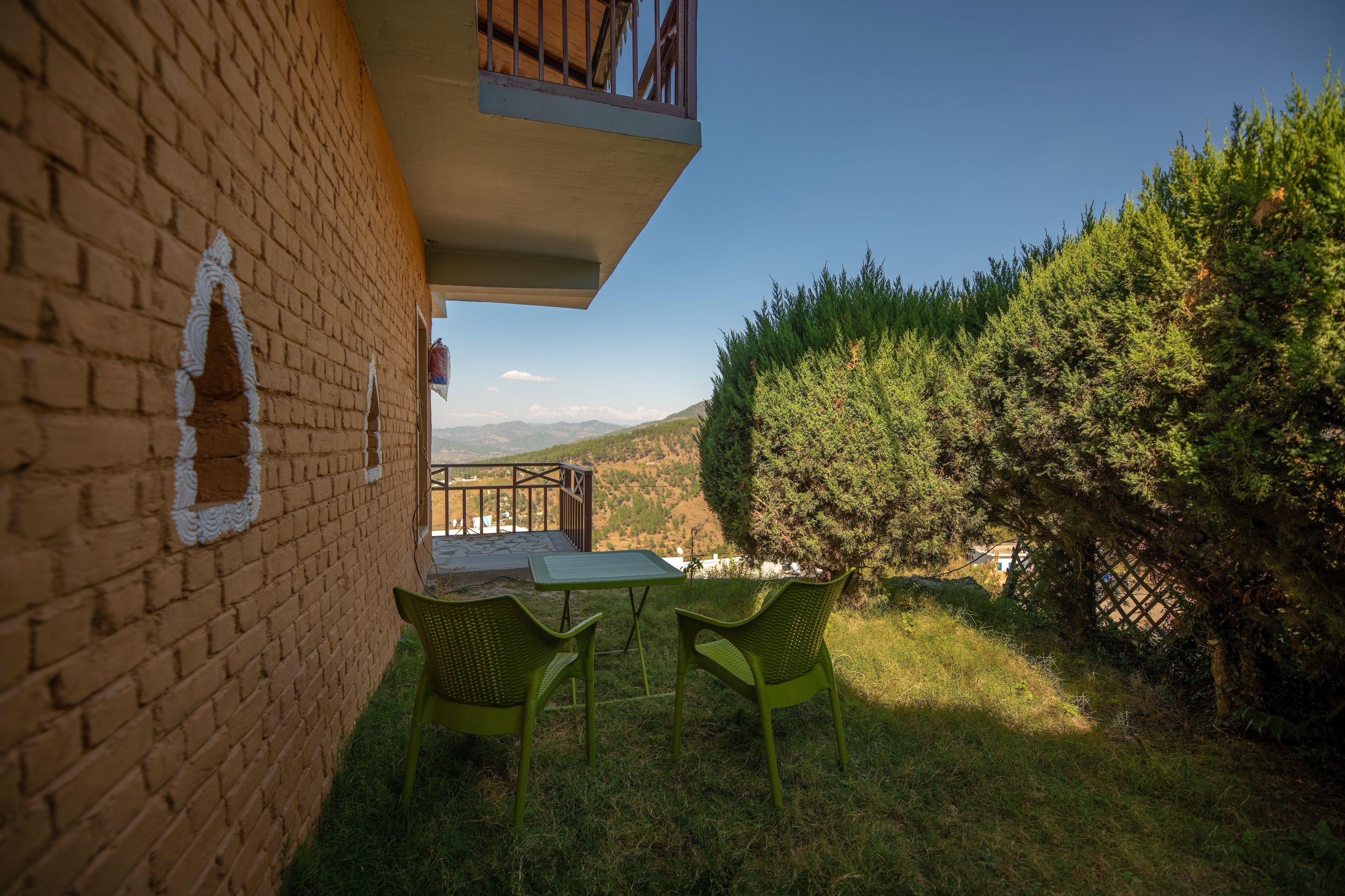 Daily local cuisine breakfast (INR 300 per person)