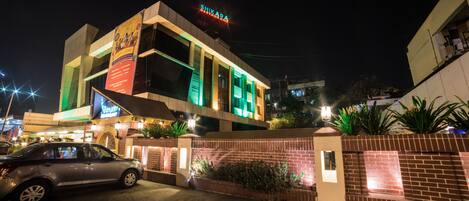 Mặt tiền nơi lưu trú